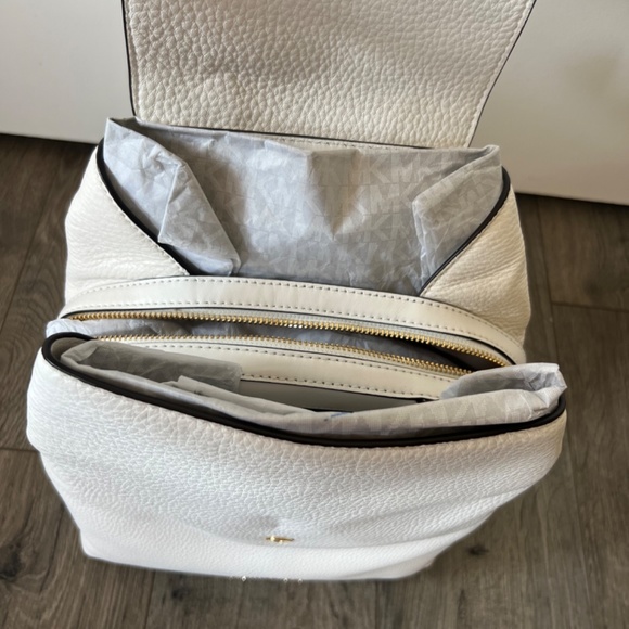 NWT Michael Kors Raven Leather Optic White/Gold Backpack In Original Packaging - Picture 4 of 7